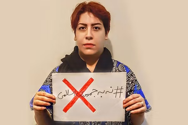 رضوانه احمدخانبیگی به همراه دختر خردسالش برای تحمل حبس راهی زندان اوین شد