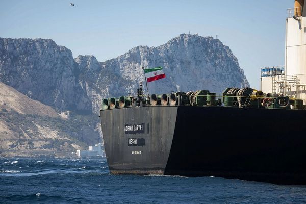 "متحدون ضد إيران النووية": صادرات النفط الإيرانية زادت بنسبة 40 بالمائة عام 2021
