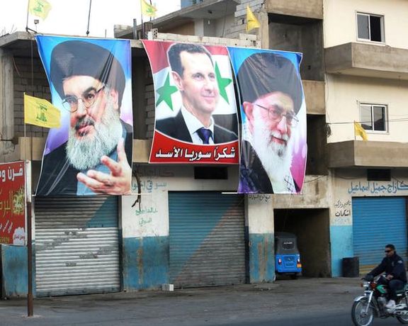 المرصد السوري لحقوق الإنسان: إنزال الأعلام الإيرانية في قواعد الميليشيات بسوريا