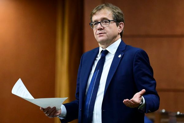 برلماني كندي: يجب أن تكون هناك حكومة في إيران تحترم حقوق شعبها