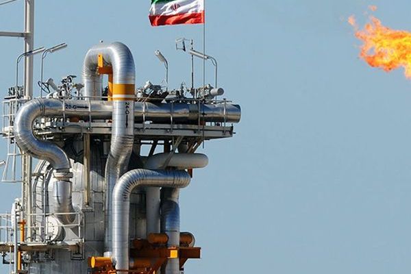 "بلومبرغ": صادرات إيران من النفط الخام في أعلى مستوى لها منذ 5 سنوات