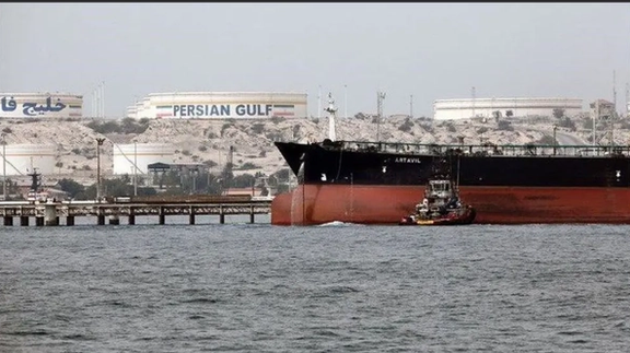 آمریکا میگوید تحریمهای نفتی ایران پابرجاست و به طور کامل اجرا میشود