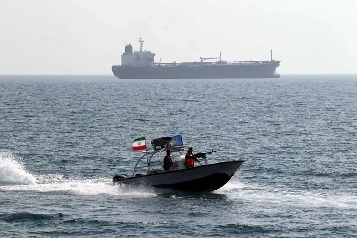 بلومبرگ: تهران موضوع انجام عملیات مین‌روبی در تنگه هرمز از سوی اروپایی‌ها را بررسی می‌کند