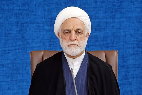 رغم التكهنات بإقالته.. مجتبى خامنئي يمدد ولاية رئيس السلطة القضائية الإيرانية