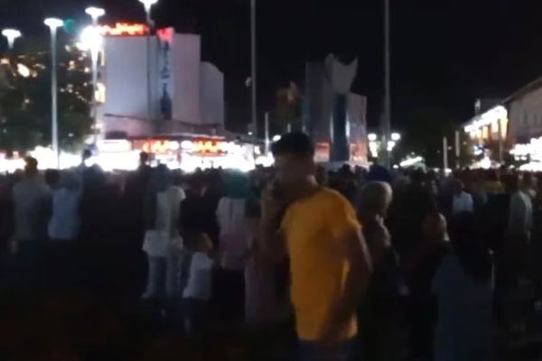 الأمن يشتبك مع الأهالي شمالي إيران بسبب الحجاب الإجباري والمتظاهرون يهتفون "الموت لخامنئي"