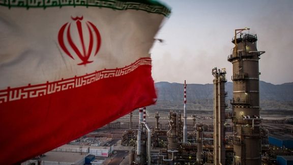 Iranians Ask Why Oil Exports Do Not Help The Beleaguered Economy