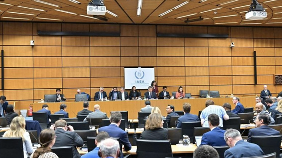 شورای حکام آژانس، قطعنامه پیشنهادی آمریکا و اروپا درباره سایتهای مشکوک ایران را تصویب کرد