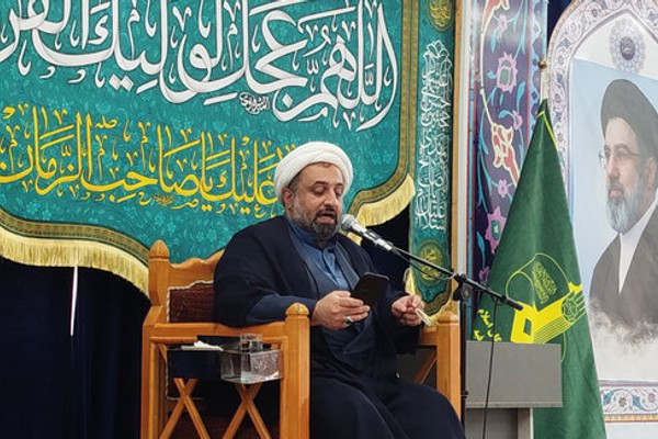 فرمانده انتظامی رشت، از حمله فرد ناشناس به یک آخوند با سلاح سرد خبر داد