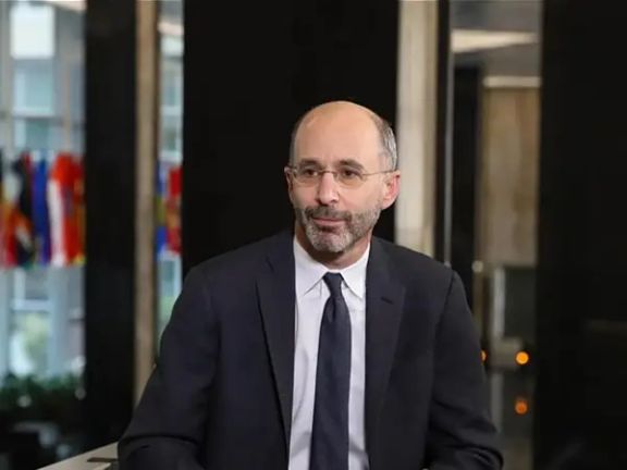 نامه اعضای ارشد کنگره آمریکا: عامل متخاصم به گوشی یا ایمیل راب مالی دسترسی پیدا کرده بود