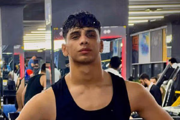 یزدان افروغ، کشتیگیر، بهدست جمهوری اسلامی در تهران به قتل رسید