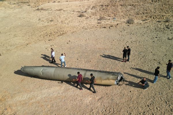 حرب النظام المفروضة على الإيرانيين.. صراع "لا ناقة لهم فيه ولا جمل"