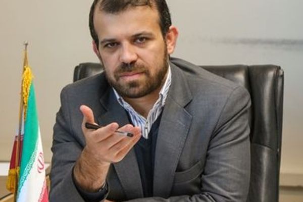 مسؤول إيراني: قد نضطر إلى بيع جزيرتين ومحافظة لدفع مستحقات المتقاعدين