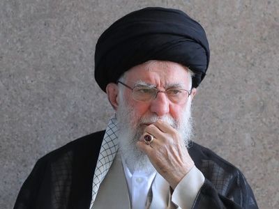 عضو جامعه مدرسین: برخی فرماندهان اصرار داشتند خامنهای به نماز جمعه نرود