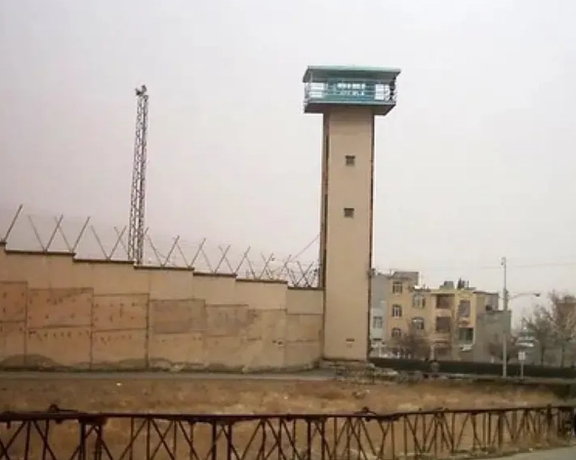 اعتصاب غذای ۷ زندانی و نگرانیها درباره نابینا شدن یک زندانی در زندان شیبان اهواز