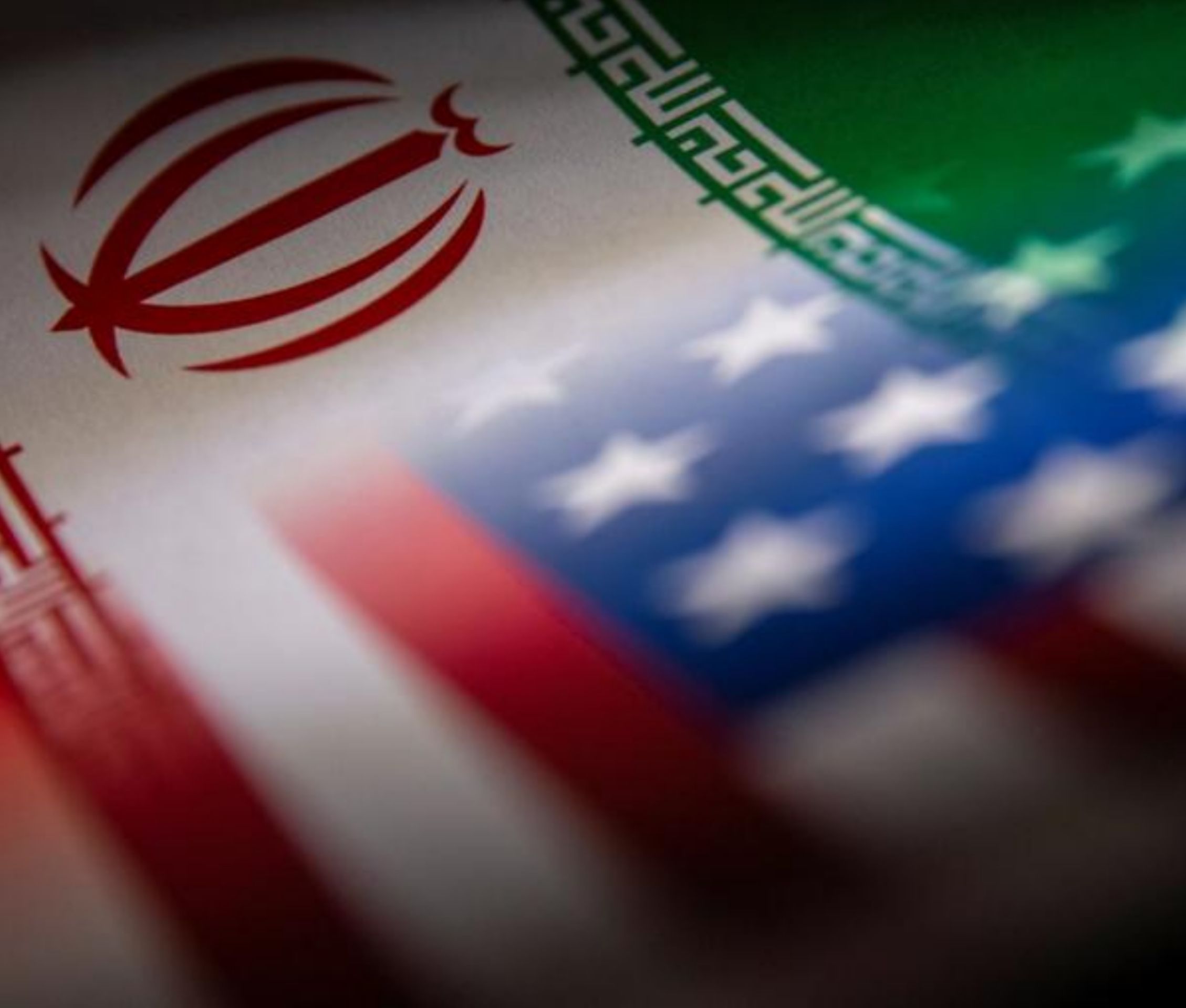 "وول ستريت جورنال": انطلاق مباحثات موازية لـ"فيينا" حول الإفراج عن سجناء غربيين في إيران