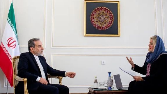 عراقچی به اشپیگل درباره نحوه کشته شدن شارمهد: مهم نیست، وقتی مرگ میآید، میآید