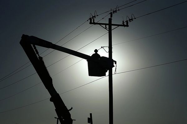 احتجاجات واسعة في إيران بسبب الانقطاعات المتكرّرة للكهرباء