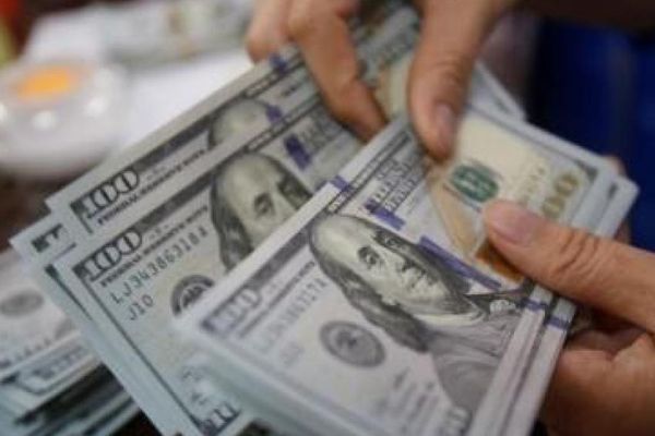 خاص لـ"إيران إنترناشيونال": زيارة عبداللهيان للعراق هدفها إيجاد طريقة لتحويل الدولارات