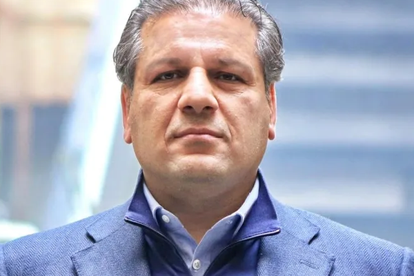 بريطانيا تفرض عقوبات على مؤسس مصرف إيراني بتهمة دعمه للحرس الثوري