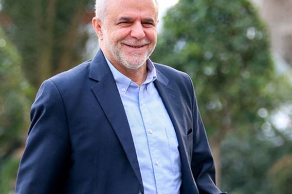 رویداد ۲۴: رییس بنیاد شهید بهدلیل دوتابعیتی بودن فرزندش برکنار شد