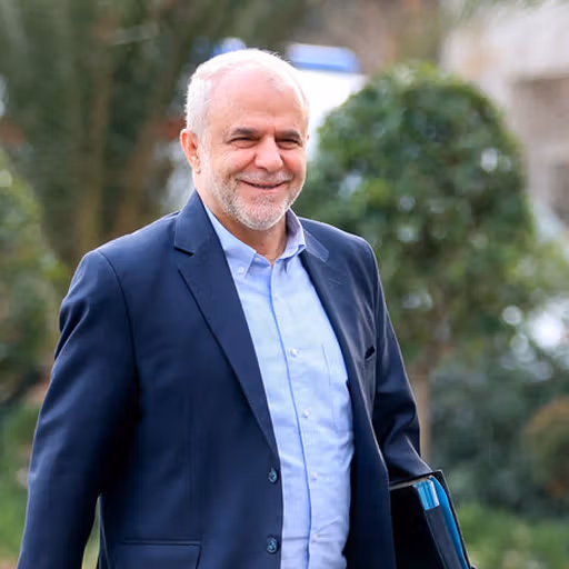 رویداد ۲۴: رییس بنیاد شهید بهدلیل دوتابعیتی بودن فرزندش برکنار شد