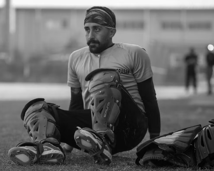 مقتل أحمد رمضان‌زاده، عضو المنتخب الوطني الإيراني للبيسبول، على يد قوات النظام