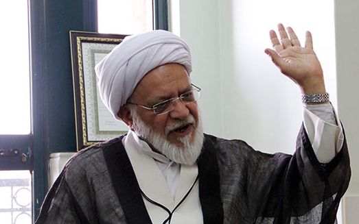 عضو مجمع تشخیص مصلحت نظام: دولت هر چه سریعتر بازار آزاد ارز را تخته کند