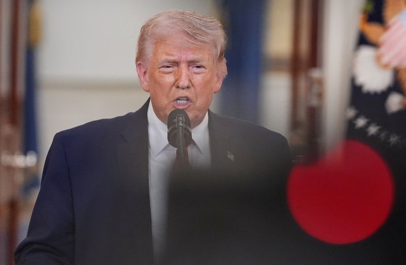 ترامب: سنعيد إيران إلى العصر الحجري لو لم نتوصل إلى اتفاق