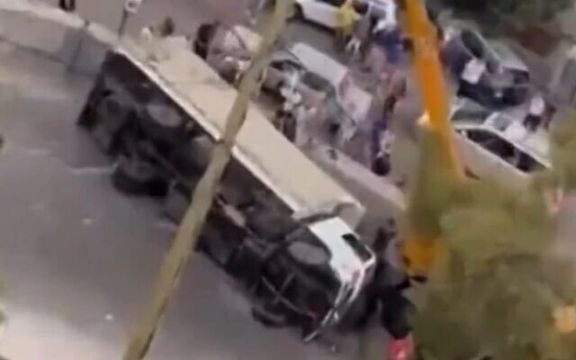 شبکه کان اسرائیل: کامیون حزبالله که اخیرا نزدیک بیروت واژگون شد، حامل موشکهای ایران بود