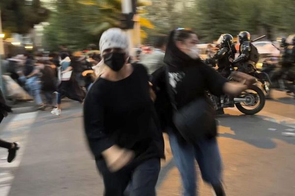 الخارجية الكندية: على إيران إنهاء جميع أنواع العنف ضد النساء والمتظاهرين