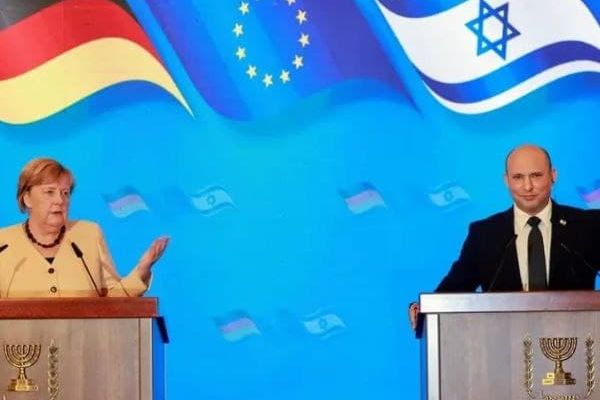 ميركل من إسرائيل: نحن في الأسابيع الحاسمة لمستقبل الاتفاق النووي مع إيران