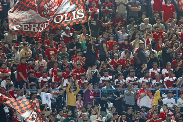 درخواست بازیکنان پرسپولیس از هواداران: در بازی با ذوبآهن فقط نام پرسپولیس را فریاد بزنید