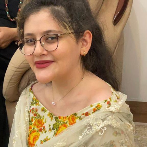 عائلة مهسا أميني لـ"إيران إنترناشيونال": ذكرى الأربعين لمقتل مهسا سيقام في مقبرة "سقز"