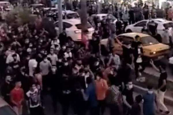 Iranian Intelligence Intensifies Media Censorship Over Protests