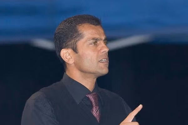 داریوش یزدانی بازیکن سابق استقلال:حکومت اسلامی باید برود، خواسته همه مردم بازگشت پهلوی است