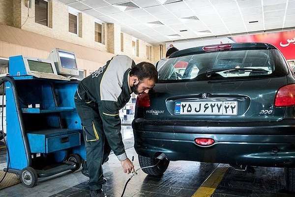 Impoverished Iranians Turn To Rented Car Parts To Pass Inspections