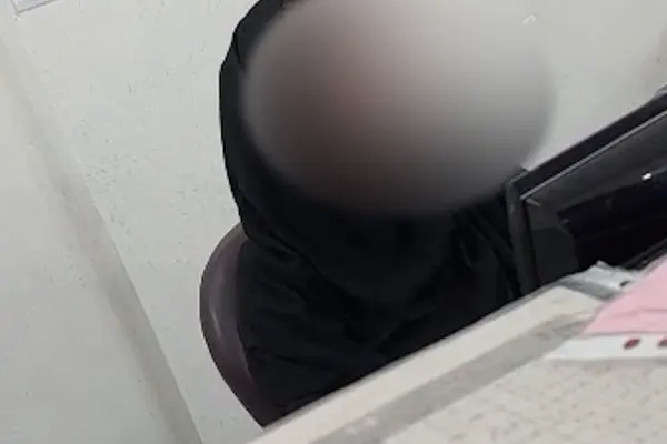 حصري لـ"أفغانستان إنترناشونال": المهاجرون الأفغان في إيران يدفعون 10 أضعاف رسوم التسجيل