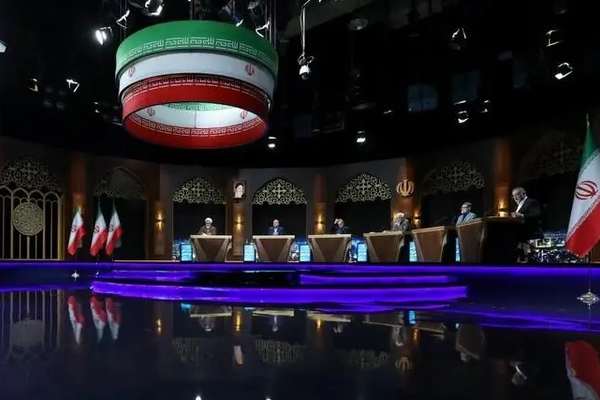 "الحجاب والإنترنت".. أهم قضايا المناظرة الانتخابية الثالثة لمرشحي الرئاسة في إيران