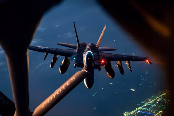 فرمانده سنتکام: جمعه گذشته بیش از ۹۰ هدف نظامی را در جزیره خارک نابود کردیم