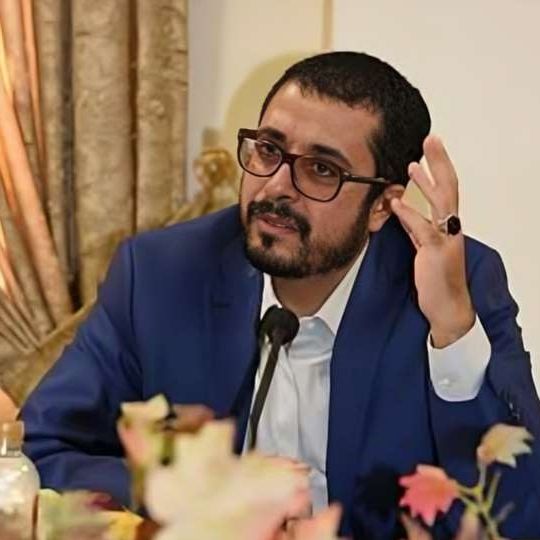 از مقداد نیلی، همسر ریحانه رئیسی، دختر ابراهیم رئیسی تصاویر زیادی در دست نیست