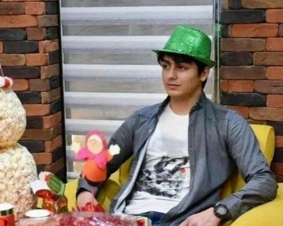 پدر مهرشاد شهیدی: یلدا جشن نور بر تاریکی است