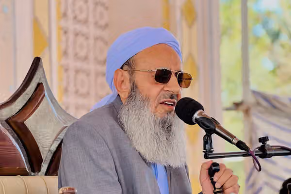 مولوی عبدالحمید: جمعههای خونین زاهدان و خاش هرگز فراموششدنی نیست