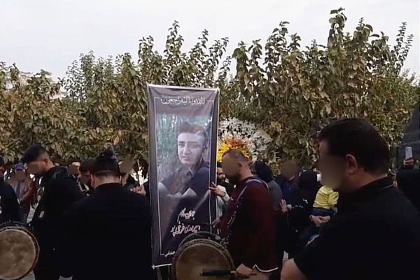 مراسم أربعينية 3 من ضحايا الانتفاضة في إيران.. وهتافات ضد النظام من خرم آباد إلى طهران
