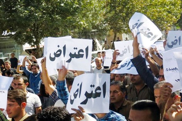 النظام الإيراني بين التفاوض والحرب.. والشعب يرزح تحت الضغوط والمعاناة