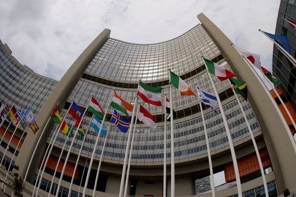 وكالة الطاقة تندد بإلغاء طهران تراخيص بعض مفتشيها الأوروبيين بسبب مواقف بلادهم