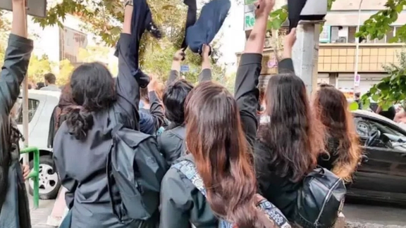 دبیر شواری عالی انقلاب فرهنگی: اینکه میگویند نسل زِد از فرهنگ شهادت بریدهاند، غلط است