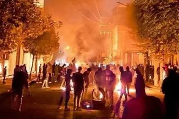إدانات دولية بعد إعدام النظام الإيراني 3 متظاهرين.. واحتجاجات ليلية في مدن مختلفة