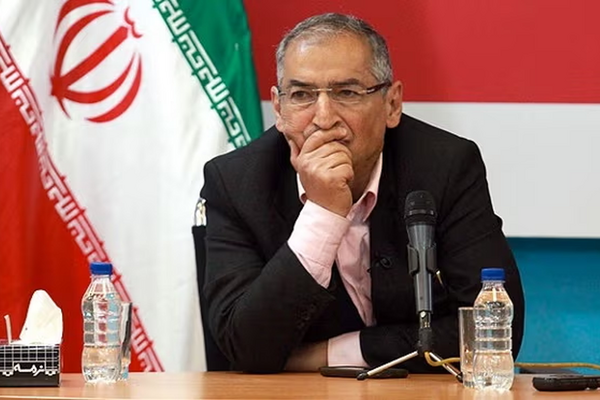 ناشط إصلاحي إيراني: لم أتخيل قط عودة الجامعات للبهلويين