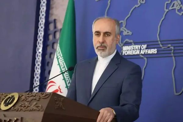 الخارجية الإيرانية: جهود لإطلاق مسؤول إيراني معتقل بفرنسا ونرفض الموقف الخليجي من "الدرة"