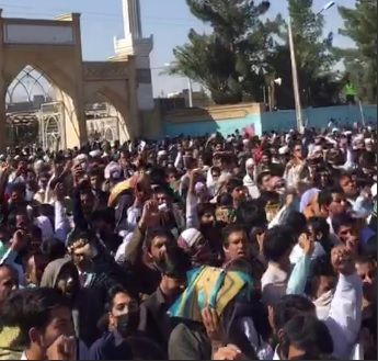 تظاهرات اعتراضی با شعار «مرگ بر خامنه‌ای» در زاهدان؛ دست‌کم ۵۷ معترض بازداشت شدند